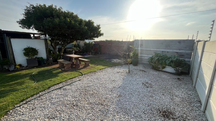 2 Bedroom Property for Sale in Wavecrest Eastern Cape